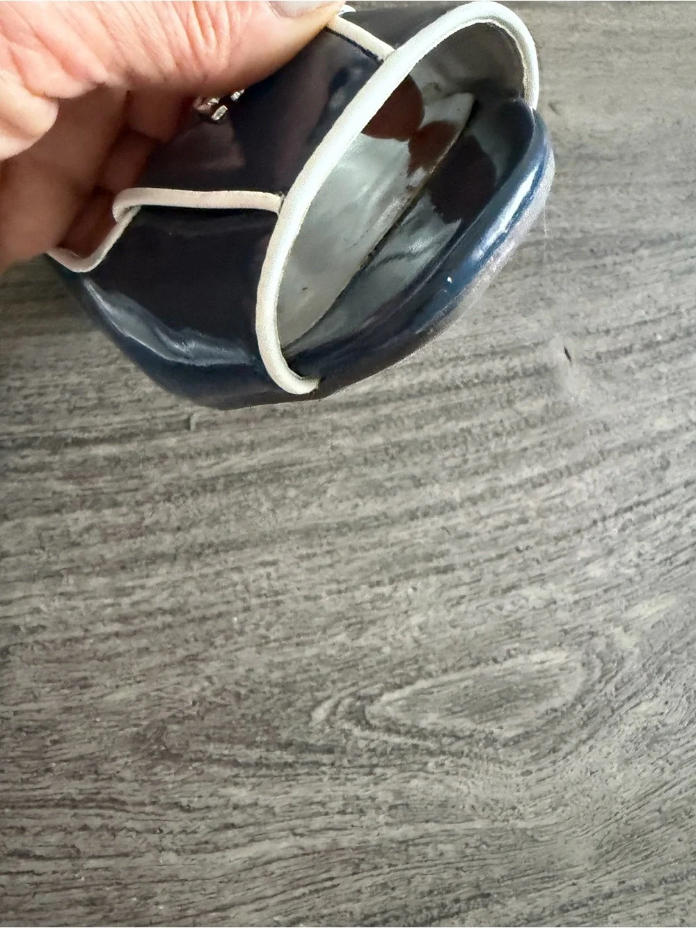 Etienne Aigner sleek patent